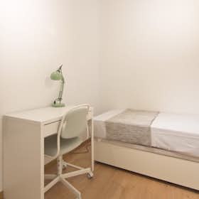 Private room for rent for €640 per month in Madrid, Calle de la Princesa