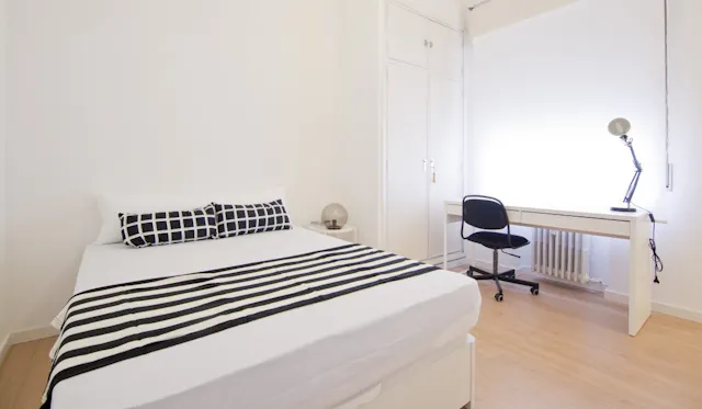 Private room in Calle de la Princesa, Madrid (1081429) room image 2