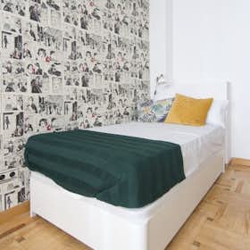 Private room for rent for €650 per month in Madrid, Calle Núñez Morgado