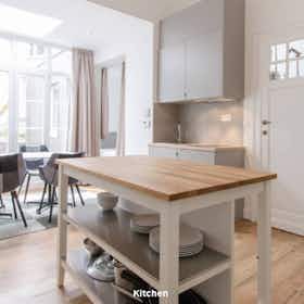 Apartment for rent for €1,485 per month in Schaerbeek, Émile Maxlaan