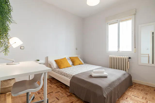 Private room in Calle del Conde de Vilches, Madrid (1081621) room image 1
