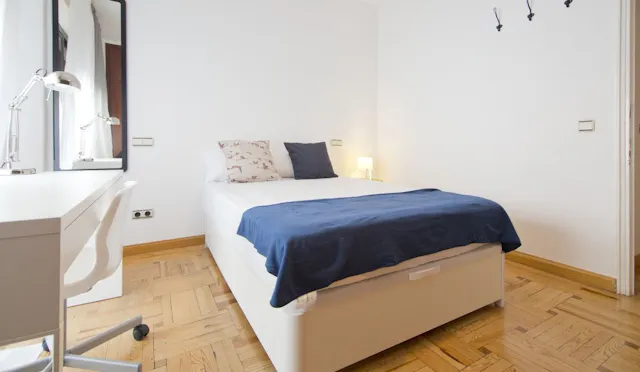 Private room in Calle Núñez Morgado, Madrid (1081630) room image 2