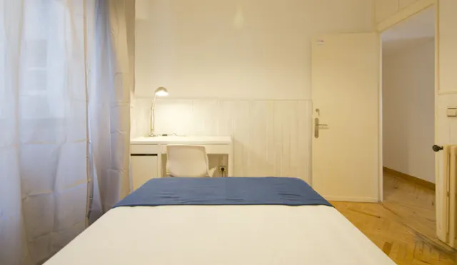 Private room in Calle Núñez Morgado, Madrid (1081631) room image 2