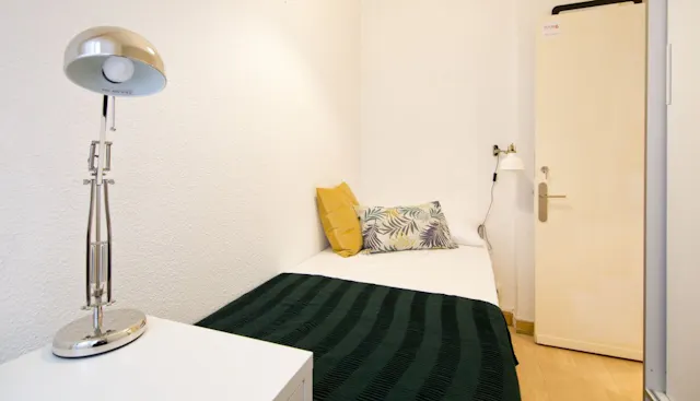 Private room in Calle Núñez Morgado, Madrid (1081637) room image 1