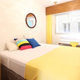 Private room for rent for €720 per month in Madrid, Calle de Estanislao Figueras