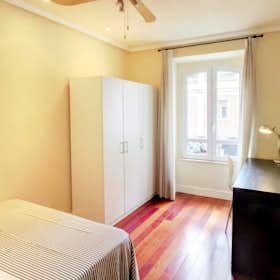 Private room for rent for €725 per month in Madrid, Calle de San Bernardo