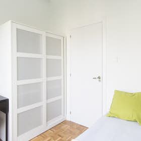 Private room for rent for €605 per month in Madrid, Calle de Bravo Murillo