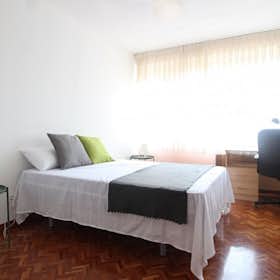 Private room for rent for €660 per month in Madrid, Paseo de la Castellana