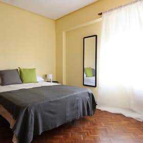 Private room for rent for €630 per month in Madrid, Paseo de la Castellana