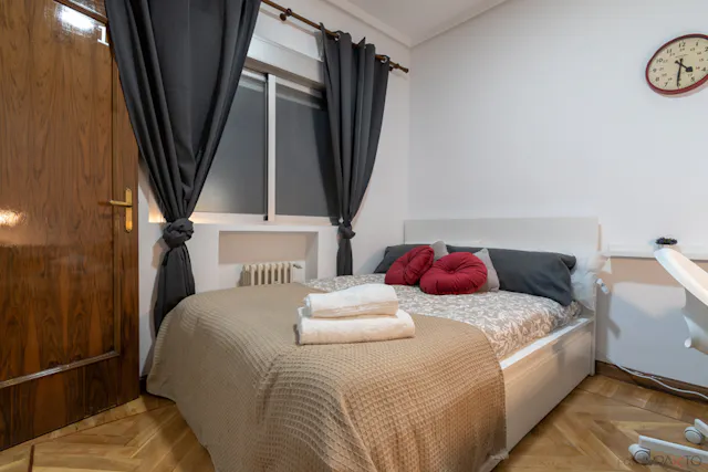 Private room in Calle de Ríos Rosas, Madrid (1082122) room image 1