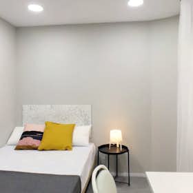 Private room for rent for €650 per month in Madrid, Calle de José Abascal
