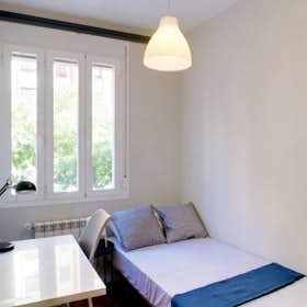 Private room for rent for €635 per month in Madrid, Calle de Ibiza