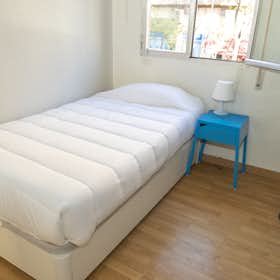 Private room for rent for €590 per month in Madrid, Calle de Palos de la Frontera