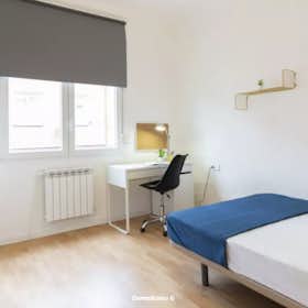 Privé kamer for rent for € 525 per month in Madrid, Avenida del Monte Igueldo