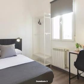Privé kamer for rent for € 530 per month in Madrid, Avenida del Monte Igueldo