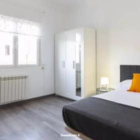 Private room for rent for €555 per month in Madrid, Avenida del Monte Igueldo