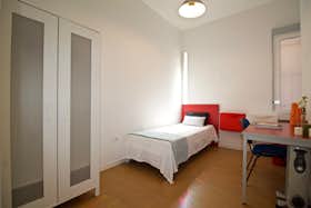 Private room for rent for €728 per month in Madrid, Calle Hilarión Eslava