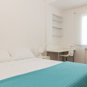 WG-Zimmer for rent for 585 € per month in Madrid, Paseo de la Castellana