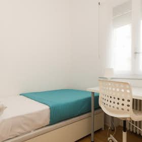 Stanza privata for rent for 550 € per month in Madrid, Paseo de la Castellana