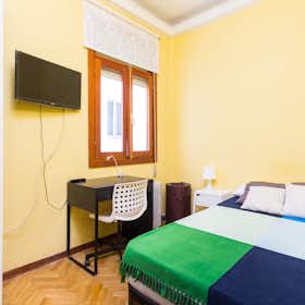 Private room for rent for €625 per month in Madrid, Calle Donoso Cortés