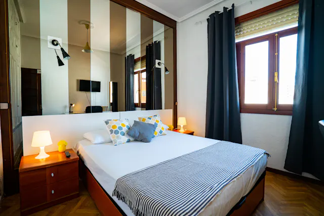 Private room in Calle Donoso Cortés, Madrid (1082747) room image 1