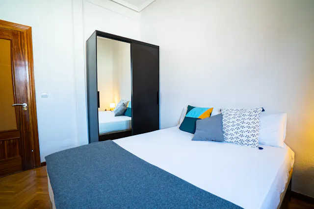 Private room in Calle Donoso Cortés, Madrid (1082761) room image 2