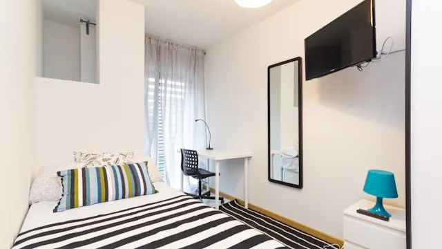 Private room in Calle del Limonero, Madrid (1082922) room image 1
