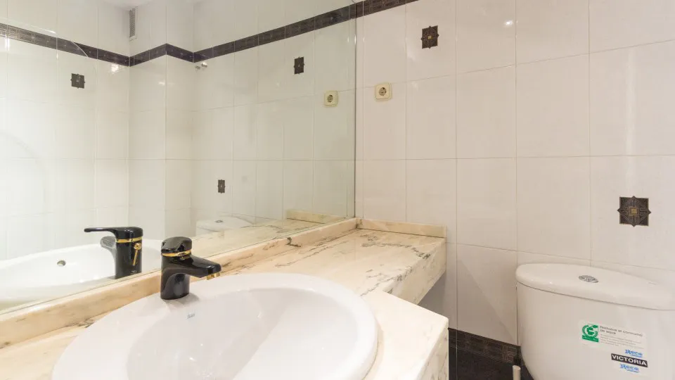 Private room in Calle del Limonero, Madrid (1082924) ROOM 4