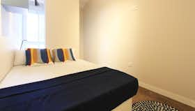 Private room for rent for €690 per month in Madrid, Calle de Guzmán el Bueno