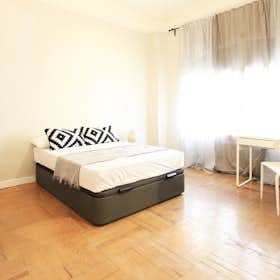 Private room for rent for €720 per month in Madrid, Calle de Sagasta