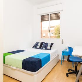 Private room for rent for €660 per month in Madrid, Calle de Palos de la Frontera