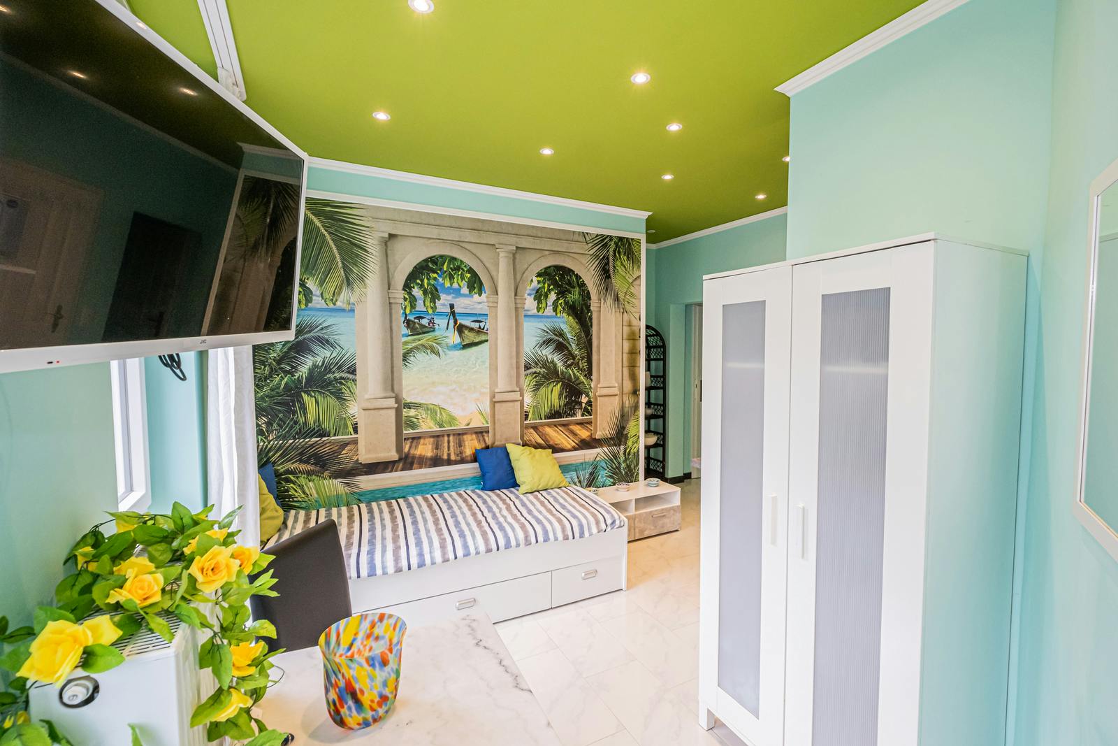 preview gallery tile