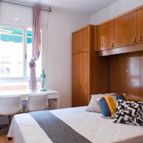 Private room for rent for €825 per month in Barcelona, Carrer del Comte Borrell