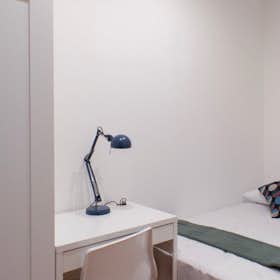 Private room for rent for €620 per month in Barcelona, Carrer del Comte Borrell