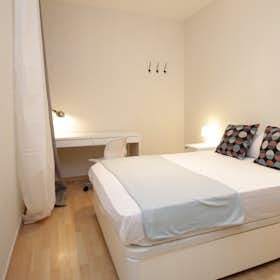 Private room for rent for €650 per month in Barcelona, Carrer de Caballero