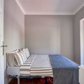 Private room for rent for €600 per month in Amadora, Avenida Eduardo Jorge