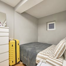 Private room for rent for €450 per month in Lisbon, Rua Capitão-Mor Lopes de Sequeira