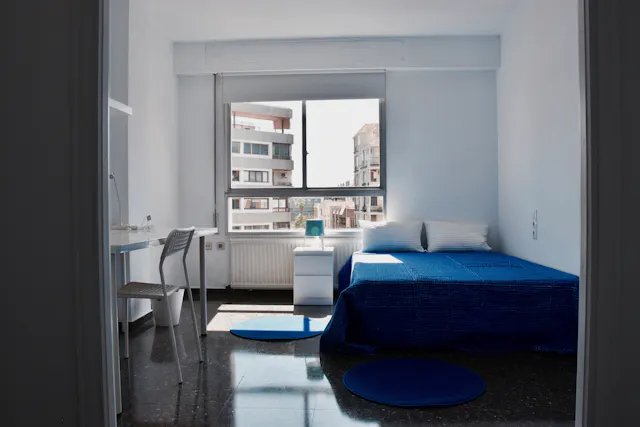 Private room in Calle Doctor Moliner, Valencia (1083907) room image 1
