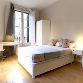 Private room for rent for €850 per month in Barcelona, Carrer de Còrsega