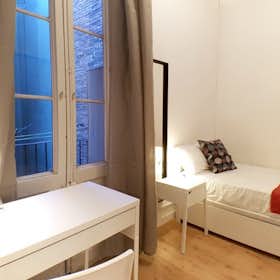 Private room for rent for €700 per month in Barcelona, Carrer de Còrsega