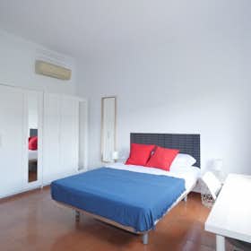 Private room for rent for €765 per month in Barcelona, Carrer de València