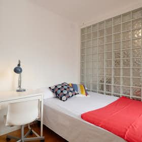 Private room for rent for €680 per month in Barcelona, Carrer de la Unió