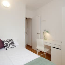 Mehrbettzimmer for rent for 650 € per month in Barcelona, Carrer de la Unió