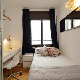 Private room for rent for €650 per month in Barcelona, Carrer de la Unió