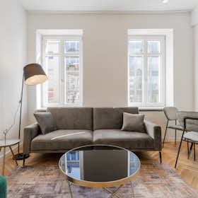 Apartment for rent for €1,800 per month in Berlin, Brunnenstraße