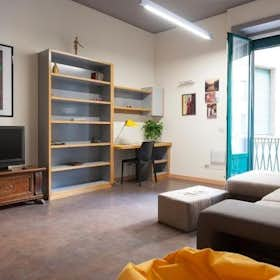 Apartment for rent for €3,200 per month in Milan, Via Podgora