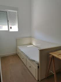 Private room for rent for €330 per month in Málaga, Calle Teniente Díaz Corpas