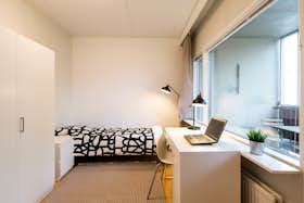 私人房间 正在以 €549 的月租出租，其位于 Helsinki, Klaneettitie