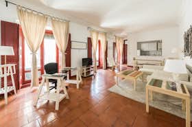Apartment for rent for €1,890 per month in Madrid, Calle Mayor
