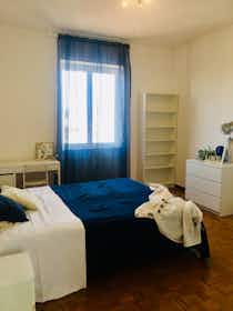 私人房间 正在以 €530 的月租出租，其位于 Bergamo, Via Duca degli Abruzzi